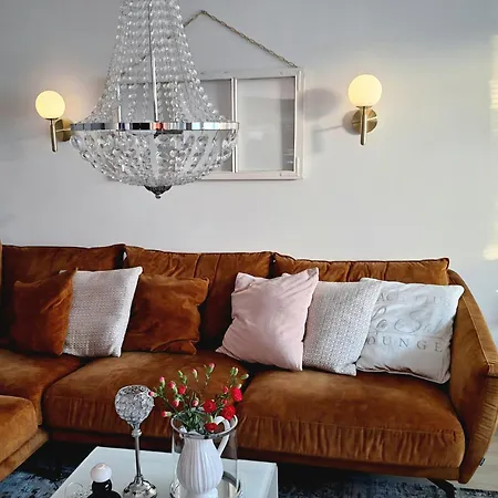 Cozy 76 M2 Near Centre *