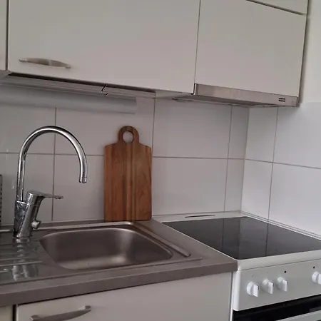 Apartment Cozy 76 M2 Near Centre